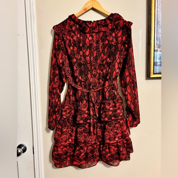 BUFFALO Long Sleeve Ruffled Hem/Collar Red Serpent Size L - Picture 3 of 7